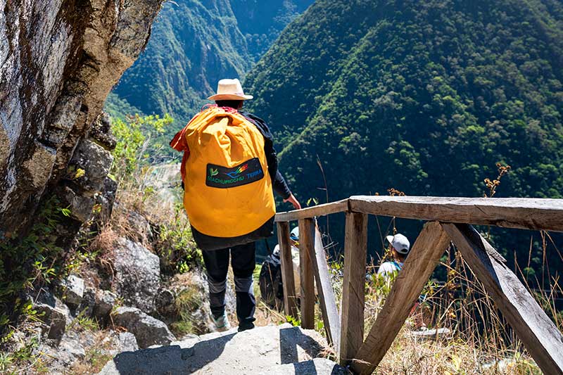 Porteador en el Camino Inca